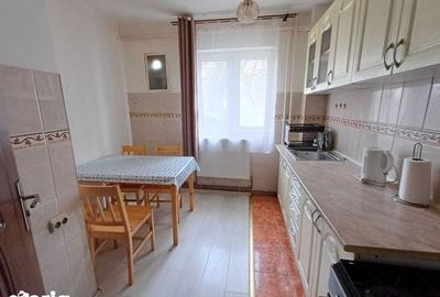 Apartament cu 2 camere semidecomandat, mobilat în Gheorgheni
