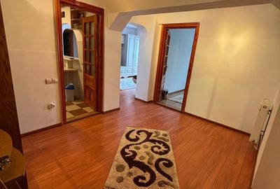 Apartament cu 3 camere în Fălticeni - 2