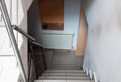 Casă cu 3 camere cu Teren 220 Mp în P-ța Universității - 10