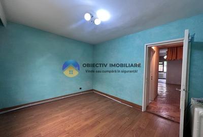 Apartament de vanzare 3 camere- pretabil pentru spatiu comercial