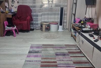 Apartament cu 3 camere la vanzare Apartament cu 3 camere la vanzare - 1