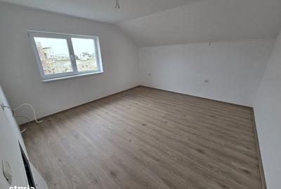 Casă cu 4 camere cu Teren 250 Mp în Central - 8