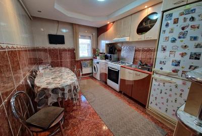 Apartament 3 camere, 70 mp, zona Ampoi 2