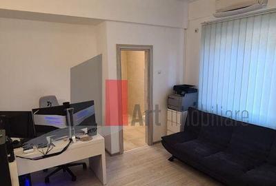 Apartament cu 3 camere semidecomandat în Parcul Carol - 1