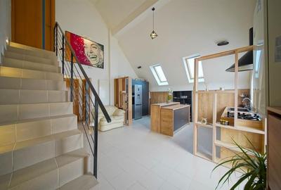 Apartament cu 3 camere decomandat în Tractorul