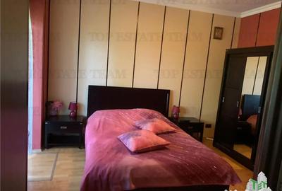Casă cu 9 camere cu Teren 1784 Mp în Cornu - 8