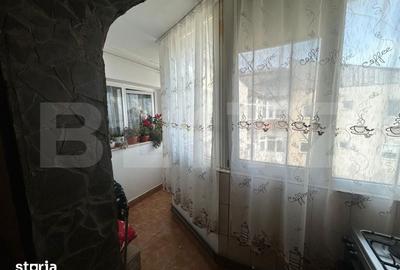 Apartament cu 3 camere decomandat în Micro 5