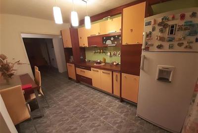 Apartament cu 3 camere decomandat în Central - 2