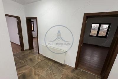 Casă cu 3 camere cu Teren 700 Mp în Central