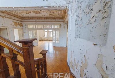 Casă cu 16 camere în Romană - 1