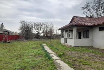 Casă cu 4 camere în Tufești - 2