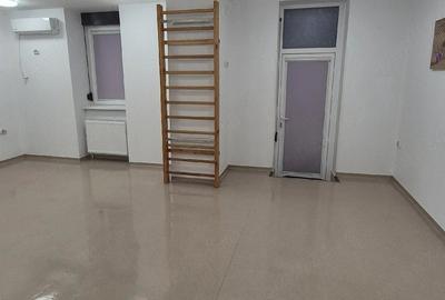 Spațiu comercial, de 73 mp, în Central - 2