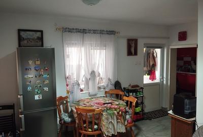 Casă cu 4 camere în Brebu - 1