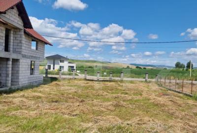 Casa noua, semifinisata, 56 ari teren, zona de exterior Est - 2