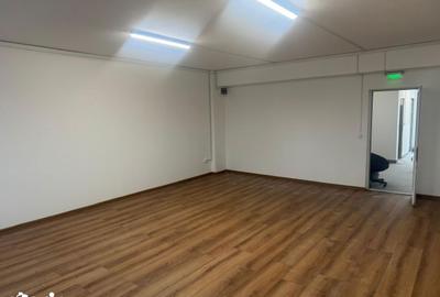 Spațiu comercial, de 200 mp, în Central - 6