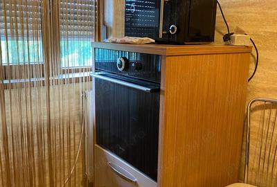 Apartament cu 3 camere decomandat în Km 4 - 19