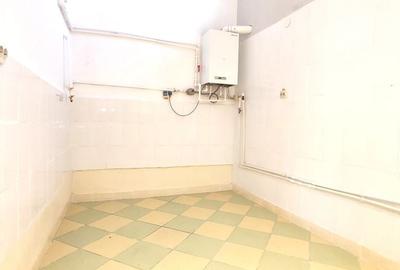 Spațiu comercial, de 50 mp, în Central - 6