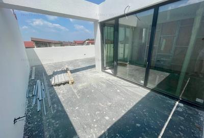 Duplex cu 4 camere cu Canalizare în Sud