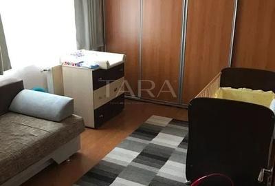 Apartament cu 2 camere semidecomandat, mobilat în Florești