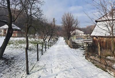 Teren de 1860 mp, în Curăturile - 9