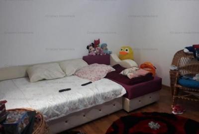 Casă cu 7 camere cu Teren 400 Mp în Chercea - 2