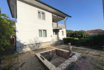 Casă cu 5 camere cu Teren 1560 Mp în Crasna - 2