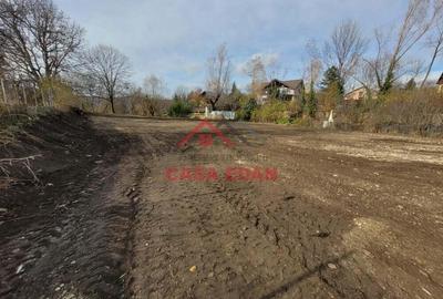 Teren intravilan in Cornu Ph 3171 mp central utiltati 32e - 5