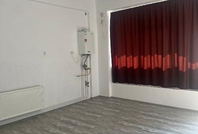 Spațiu comercial, de 72 mp, în Central - 6