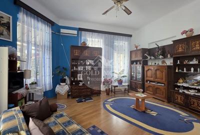 Apartament cu 5 camere decomandat în Armeneasca