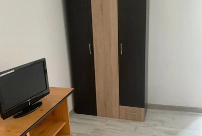 Garsoniera Brazda,etaj 3,renovata - 3