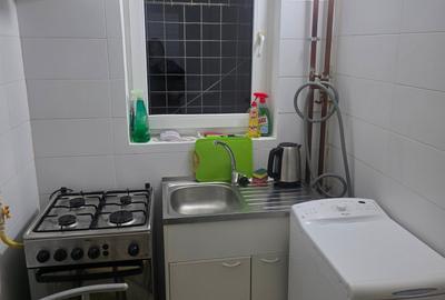 Apartament cu 2 camere decomandat, mobilat în P-ța Universității - 12