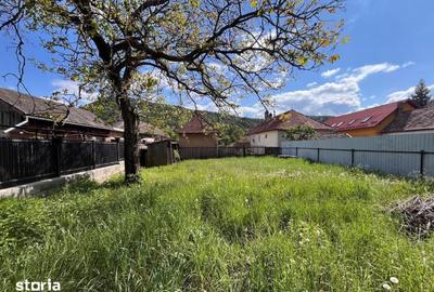 Casă cu 2 camere cu Teren 659 Mp în Central - 2