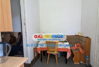 Parcul Carol casa singur curte 3 camere,curte 70 mp - 6