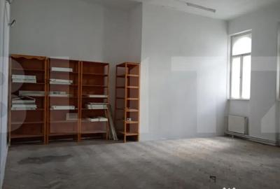 Spațiu comercial, de 375 mp, în Central - 11