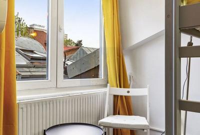 Casă cu 8 camere cu Canalizare în Central