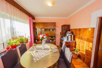 Casă cu 5 camere cu Teren 2490 Mp în Țicău - 9