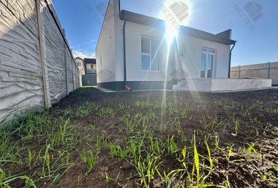 Casa Individuala  Parter - 3 Camere - 2 Bai - 4