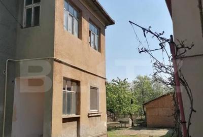Casă cu 6 camere cu Teren 1100 Mp în 14 Mai