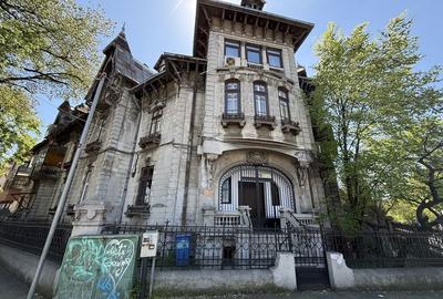 Apartament cu 4 camere în Central