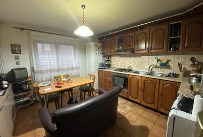Proprietate impresionanta:Rezidential/Birouri: 2 vile,teren 1350mp,1 Mai - 51
