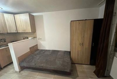 Garsonieră decomandată în UMT - 4