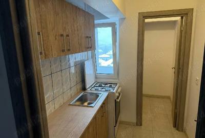 Garsonieră decomandată în Rovine - 4