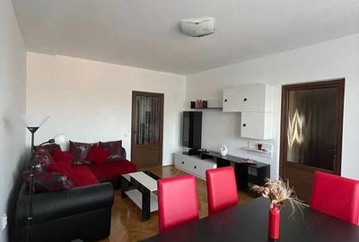 Apartament cu 3 camere decomandat în Central - 1