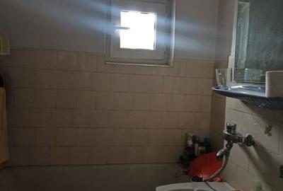 Apartament cu 3 camere semidecomandat în Central - 2