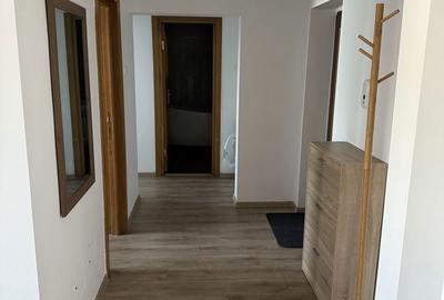 Apartament cu 2 camere decomandat în Faleză