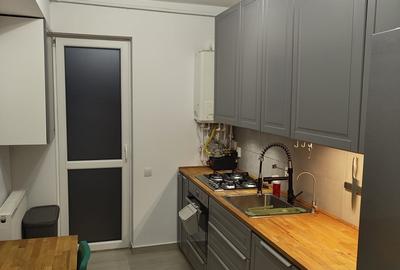 Apartament cu 3 camere decomandat în Berceni