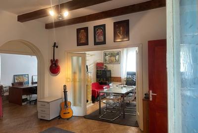 Vanzare - 3 camere  Str. Pasului - colt cu Armeneasca - 3