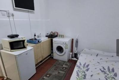 Garsonieră zona Far  mobilată utilată - 200 e - 2