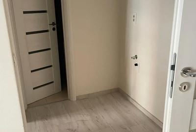 Apartament cu 3 camere semidecomandat în Central - 3