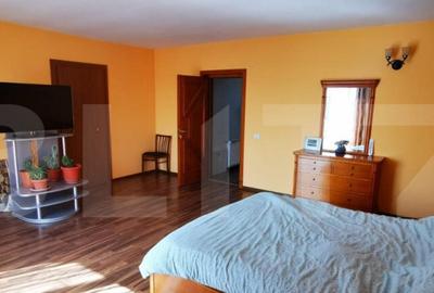 Casă cu 5 camere cu Teren 1000 Mp în Central - 2